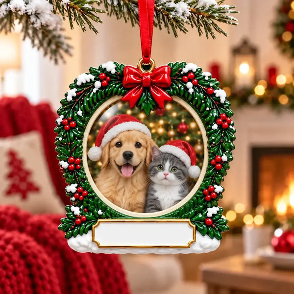 WS6319 resin Christmas wreath frame with a flat printed dog and cat photograph